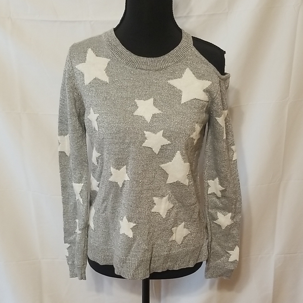 Ohmg Junior's Gray Metallic Cold Shoulder Star Sweater Party Night Out  Medium